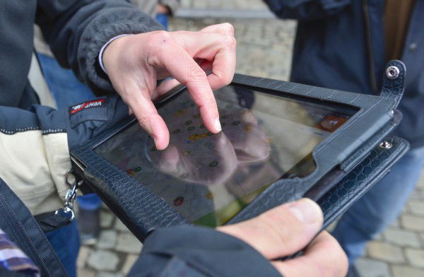 Event-Masters-Teambuilding-Eye-Path-IPad-Route-600x392